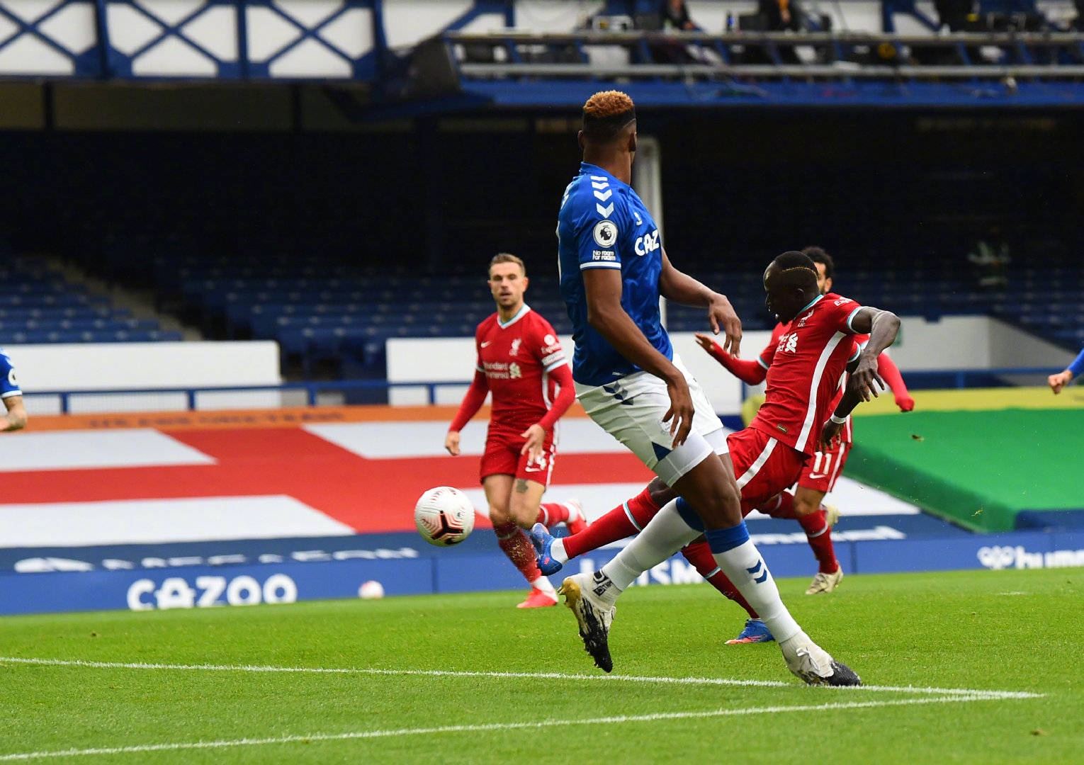 更依赖于中 更依赖于中