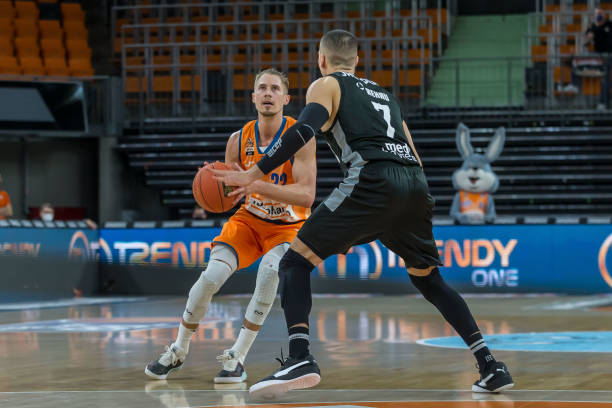 能只是优秀 能只是优秀