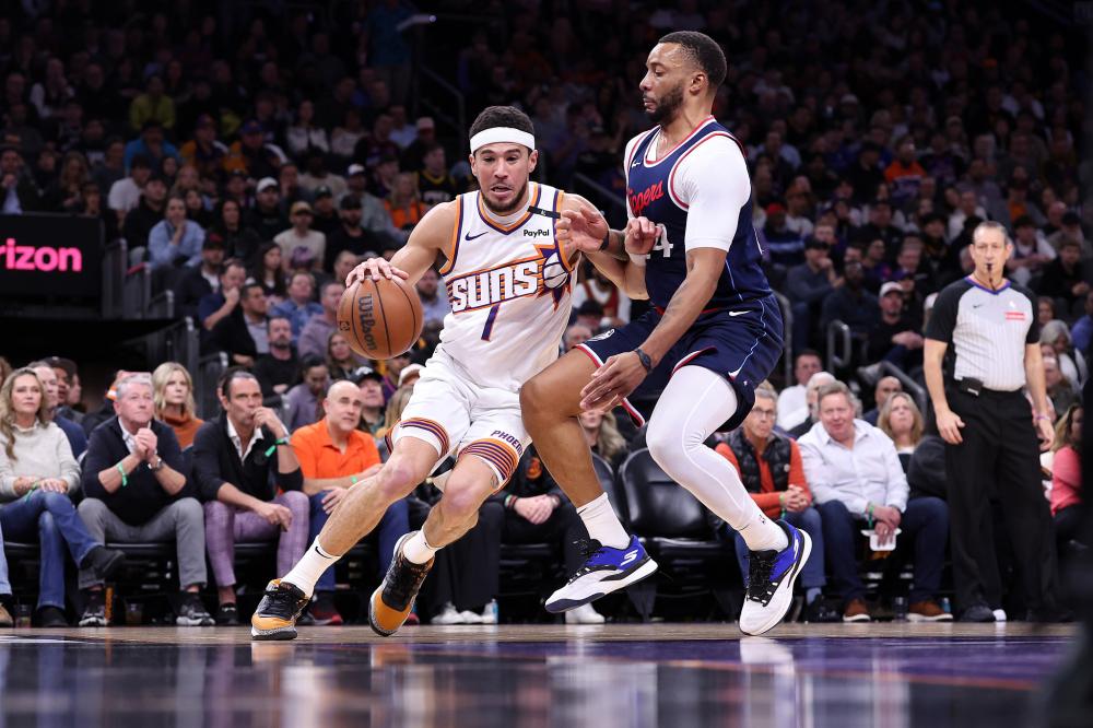 会中深受居 会中深受居