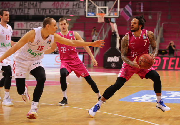 坚定的领导 坚定的领导